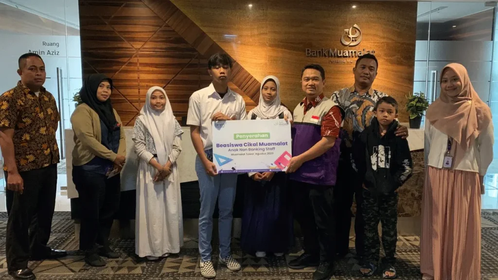 Duitin Dulu, Belajar Kemudian: Bank Muamalat dan BMM Berikan Beasiswa Pendidikan