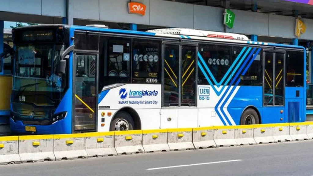 Naik Pesat! TransJakarta Dibanjiri Penumpang Setiap Hari