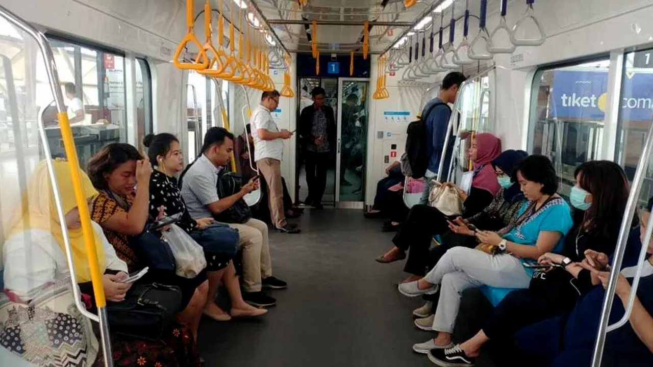 Penggunaan Transportasi Umum Semakin Menurun di Jakarta